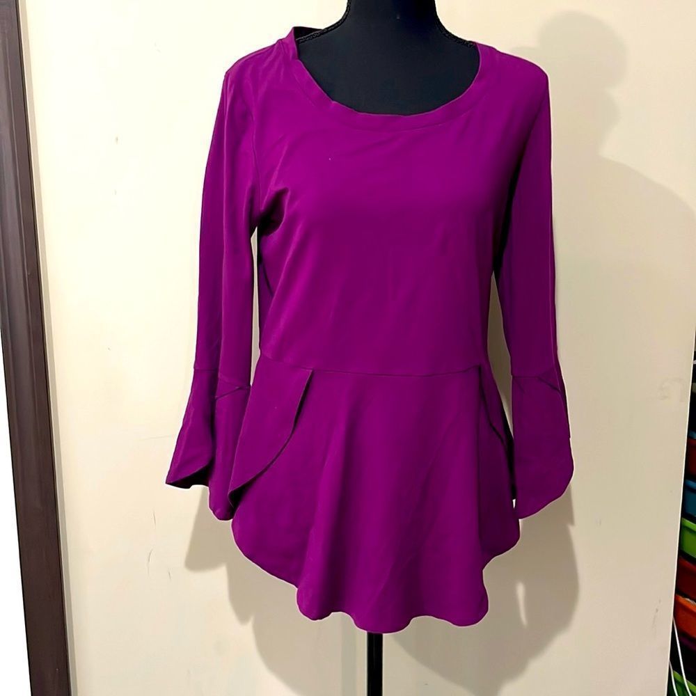 Isaac Mizrahi Live! Size XS bright purple 3/4 sleeve stretch knit blouse